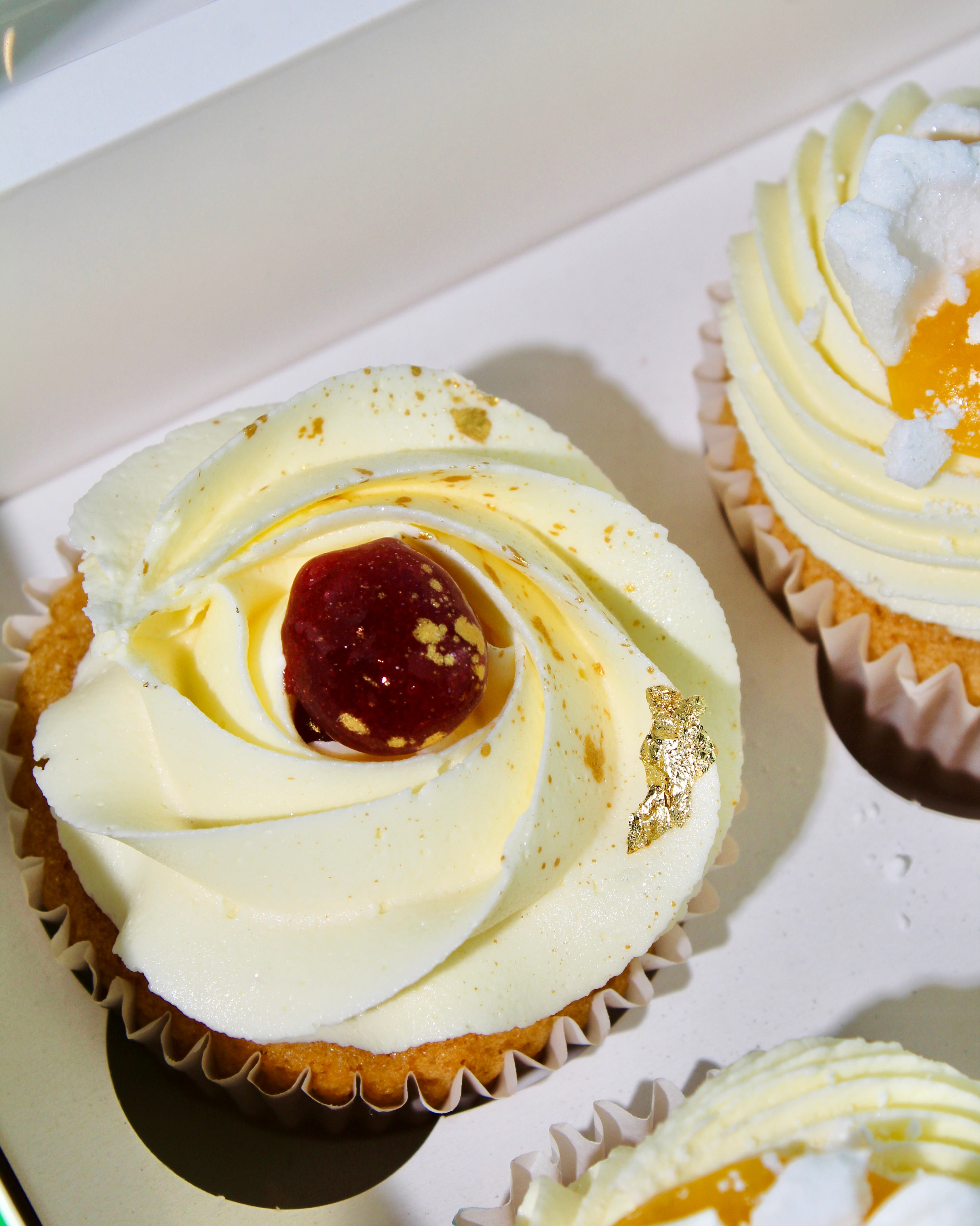 Victoria Sponge Vs Lemon Meringue Cupcakes